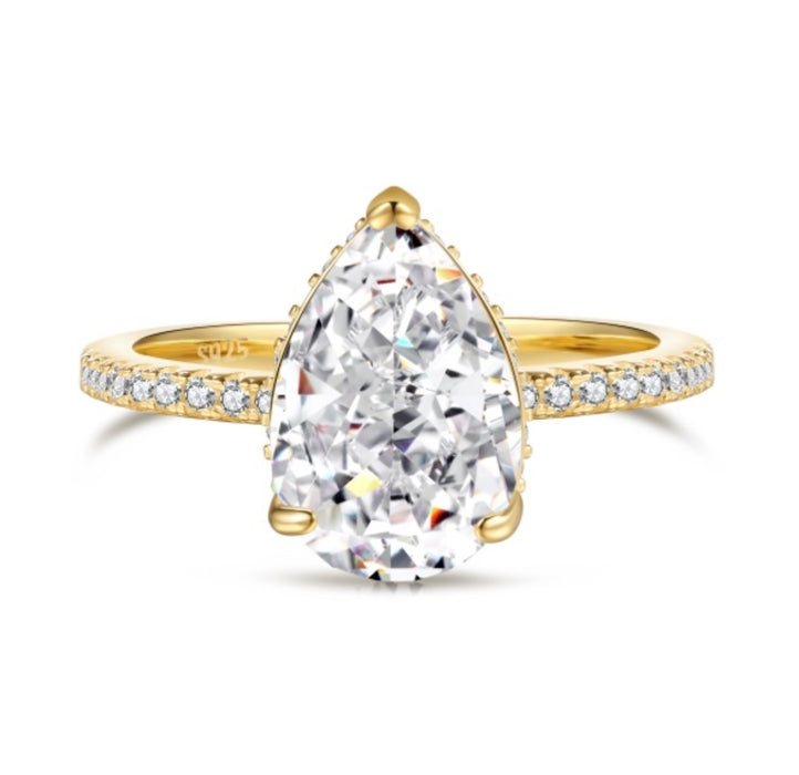Gold Luxe Teardrop Ring